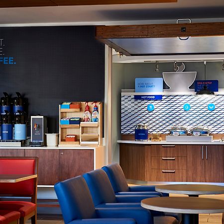Holiday Inn Express Brooklyn - Kings Hwy, An Ihg Hotel New York Eksteriør billede